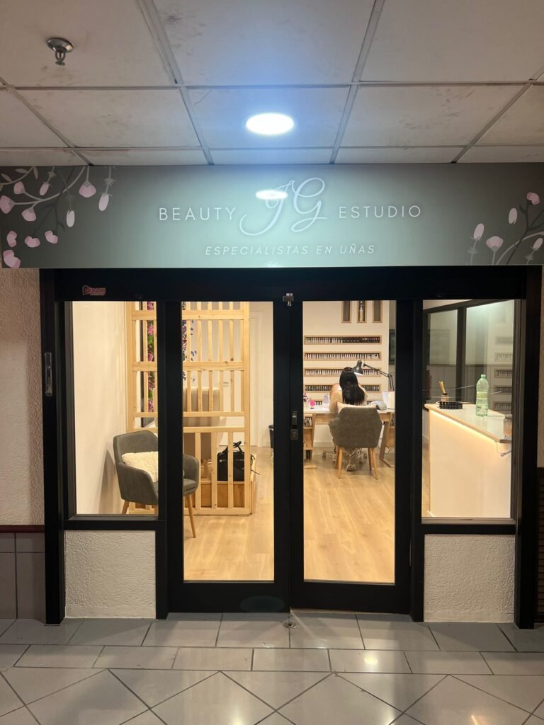 Contacto al Salón de Uñas en Tenerife